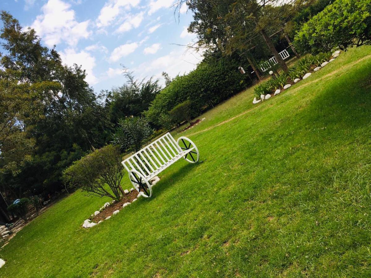 ホテル Camp Mahon Gardens ナニュキ エクステリア 写真