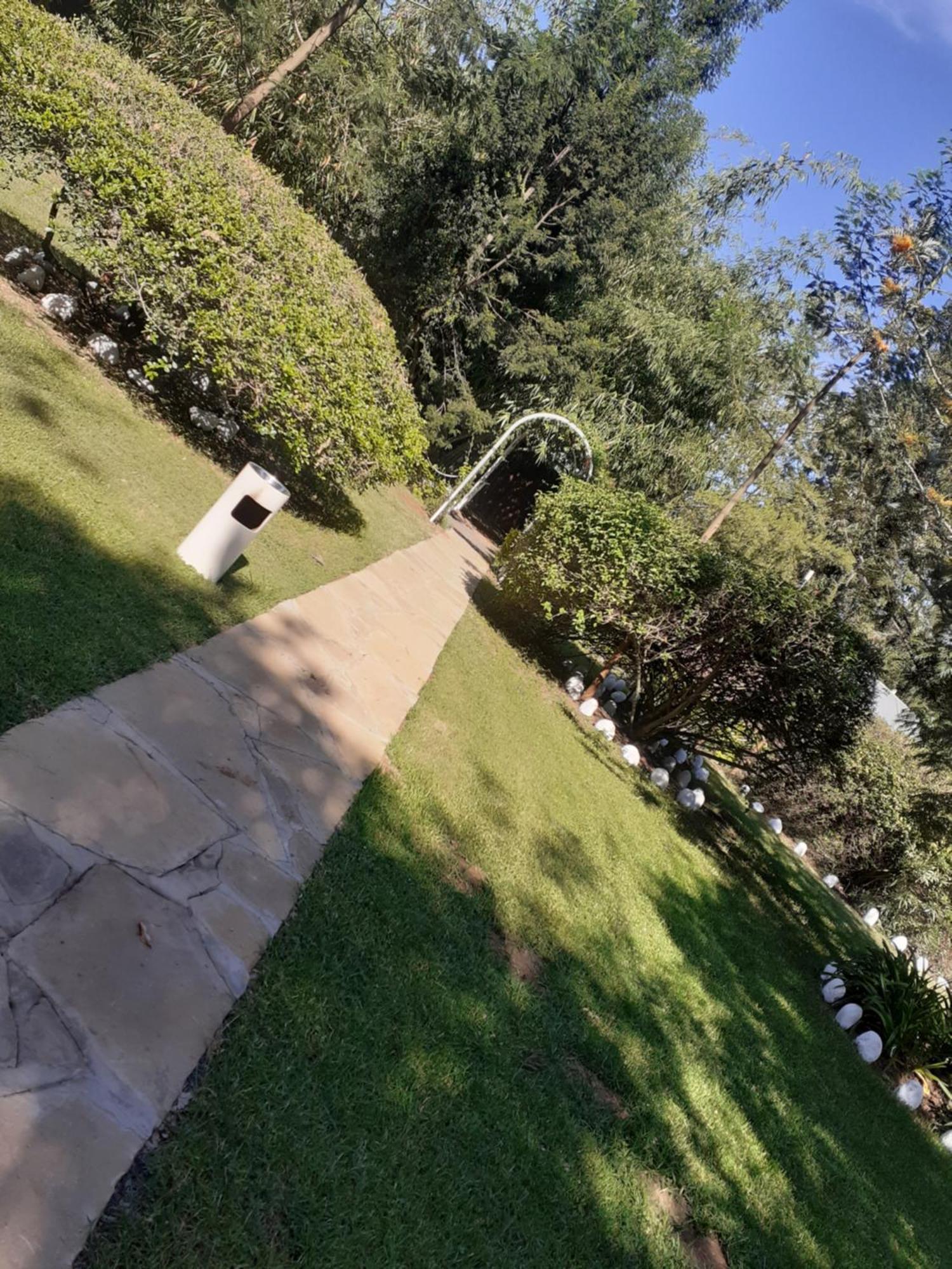 ホテル Camp Mahon Gardens ナニュキ エクステリア 写真